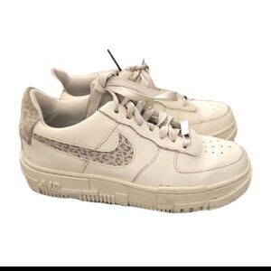 Nike Womens White Air Force One Pixel Gray Leapord Print Streetwear Shoes 6.5